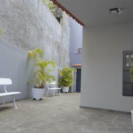 Apartamentos Turisticos Vitoria By Petit Hotels Фуншал Екстериор снимка