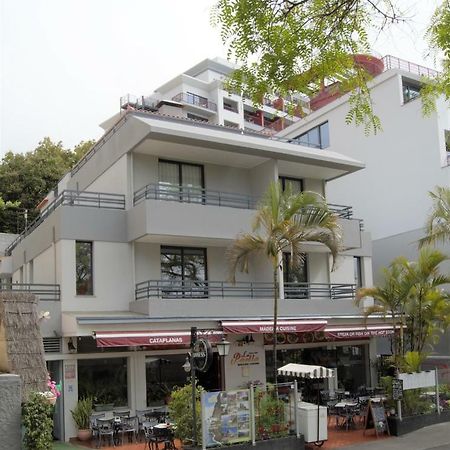 Apartamentos Turisticos Vitoria By Petit Hotels Фуншал Екстериор снимка