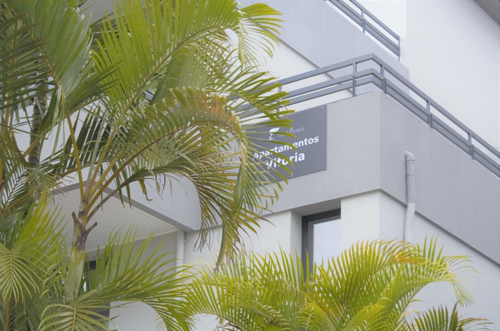 Apartamentos Turisticos Vitoria By Petit Hotels Фуншал Екстериор снимка